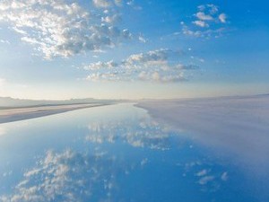 为什么天空是蓝色的？